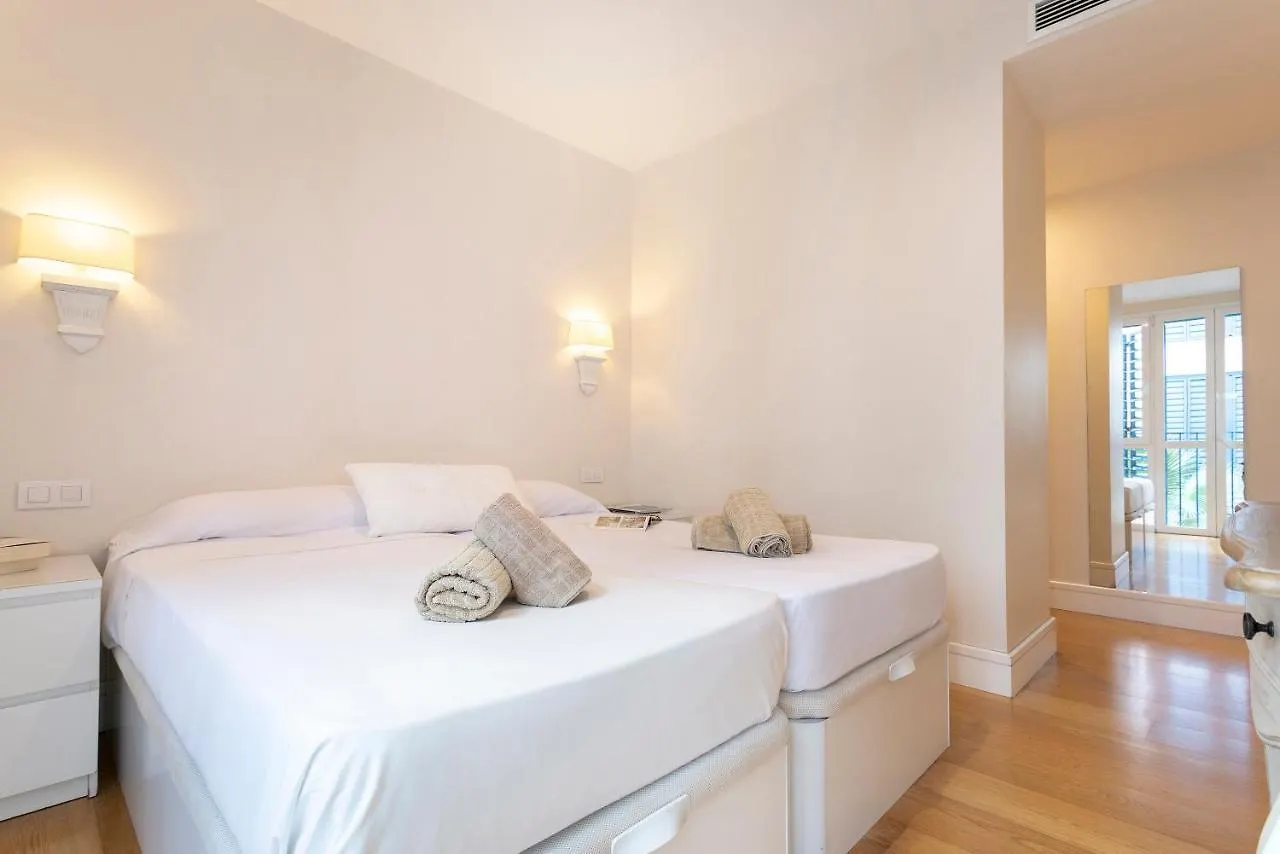 Acogedor Apartamento Junto A La Catedral By Rent Me Málaga