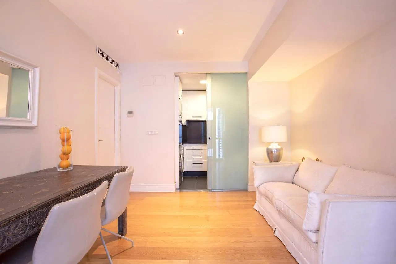 Apartment Acogedor Apartamento Junto A La Catedral By Rent Me Málaga